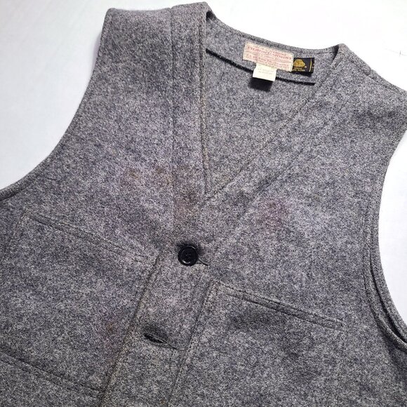 C.C. FILSON Garment 100% Virgin Wool Mackinaw Vest Size 40 USA Gray Hunting - Picture 1 of 10